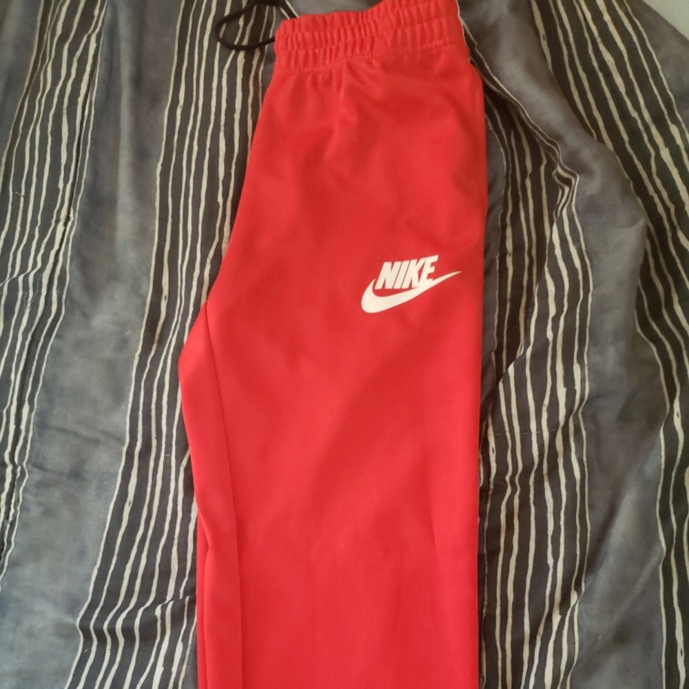 Nike track pants get em while you can low price!!!